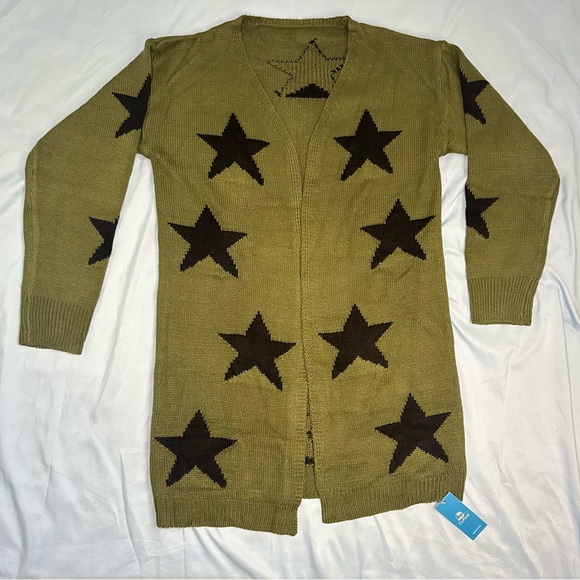 Cupshe Sweaters - Cupshe Olive Star Cardigan
